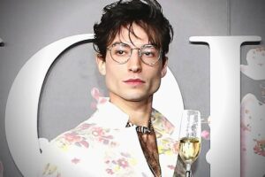 ezra miller apology